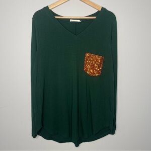 Zenana Long Sleeve V-Neck Green Pocket Tee (X-Large)
